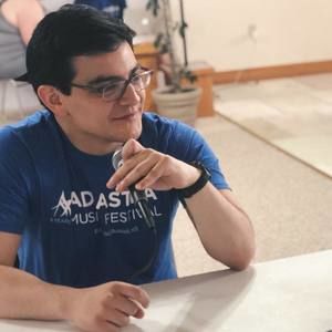 Meet your Posher, Cesar